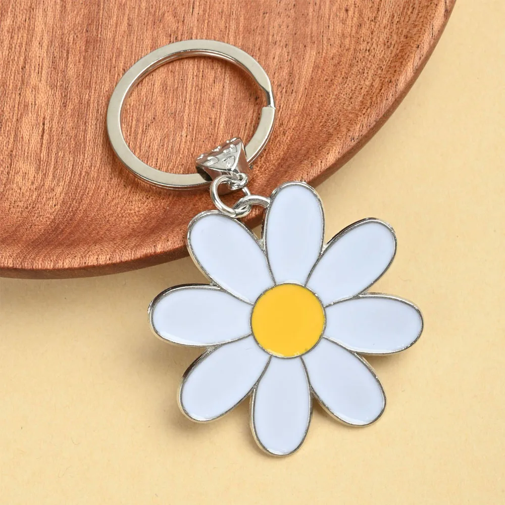 1pc Charming Flower Keychain, Elegant Bag Pendant, Perfect Gift For Women Gifts For Mother, Father, Graduation, And Teacher