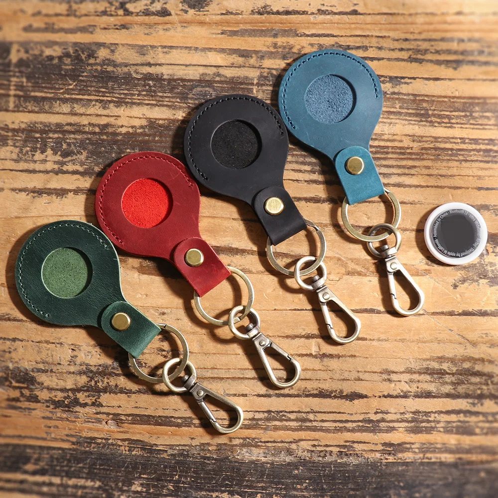 2025 New Fashion Hot Selling Protective Accessories Shell Access Card Keychain New Suitable For Airtag Tracker Protective Holder