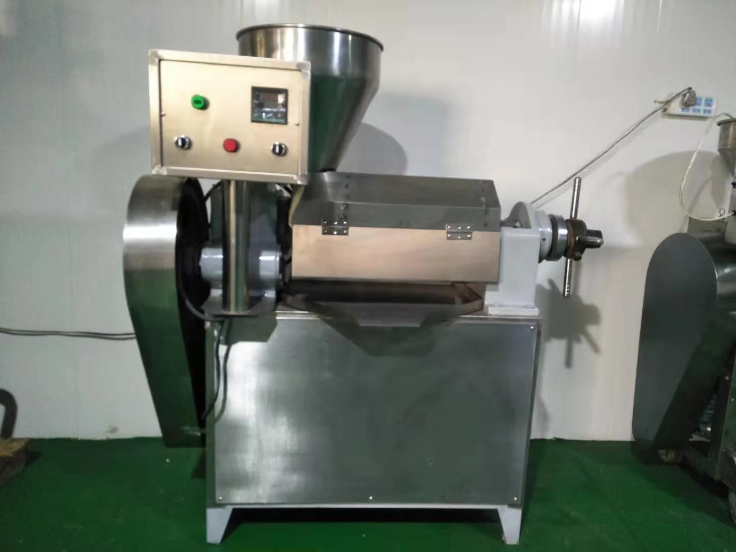 100KG/H Coconut Oil Making Machine Coconut Oil Press Machine Copra Oil Pressing Machinery