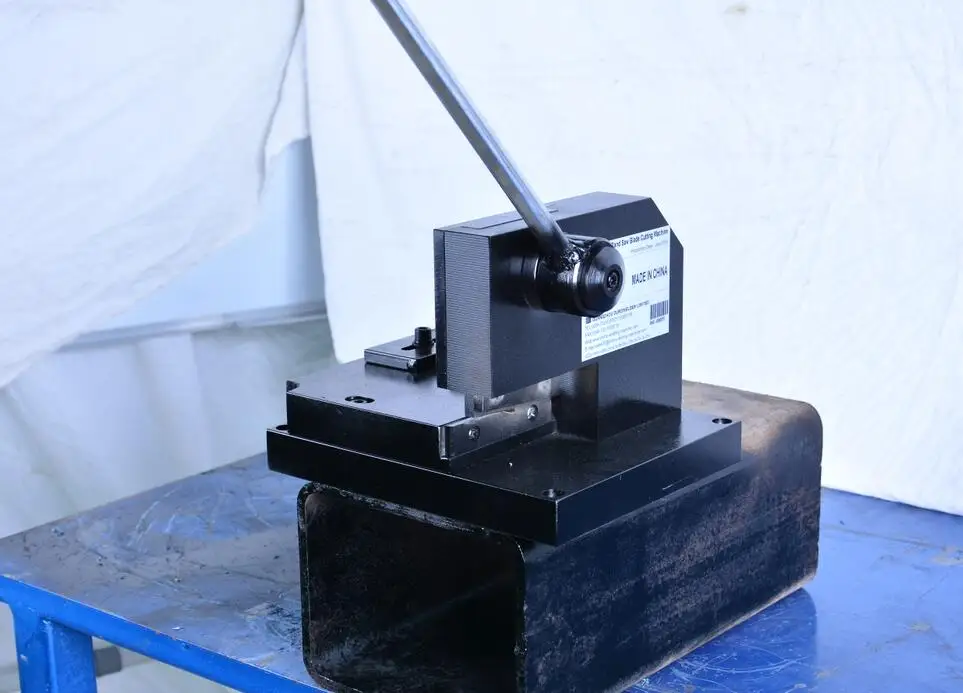 Bandsaw Blade hand cutter