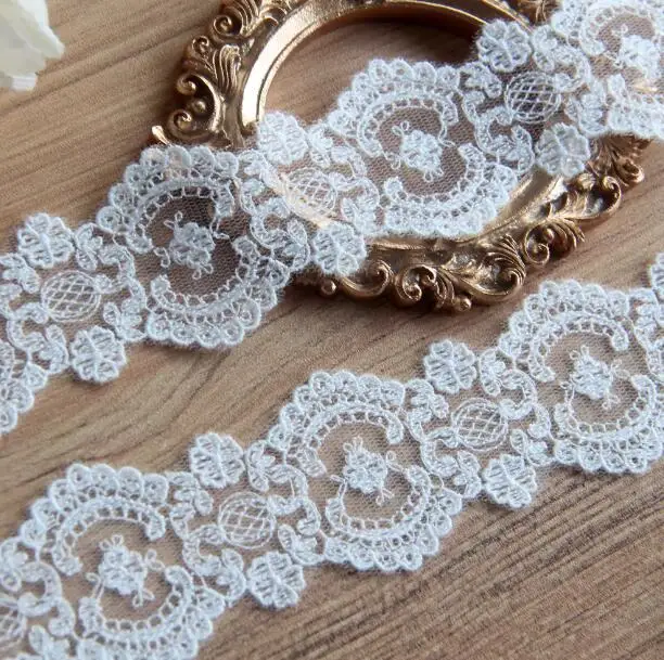 1Yard Width: 4cm Silk Thread Mesh Embroidery Lace Bilateral Symmetrical Small Flowers Laces DIY Decorative (KK-4304)