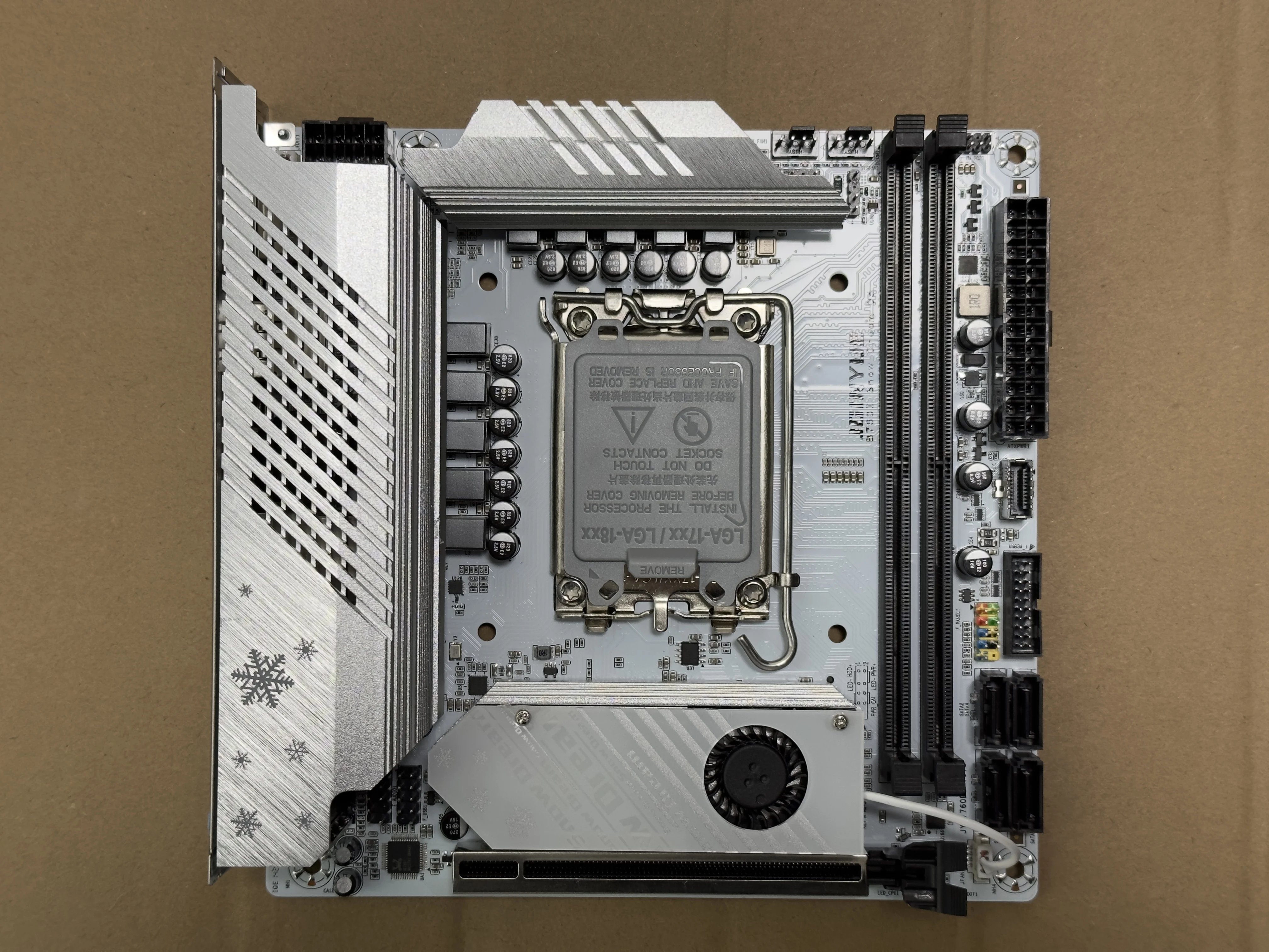 Imagem -06 - Jginyue B760i Placa-mãe Lga 1700 Suporte Intel Core 12th 13th Ddr5 Memória Ram Mais Recente Mini Itx B760i-snow Dream d5