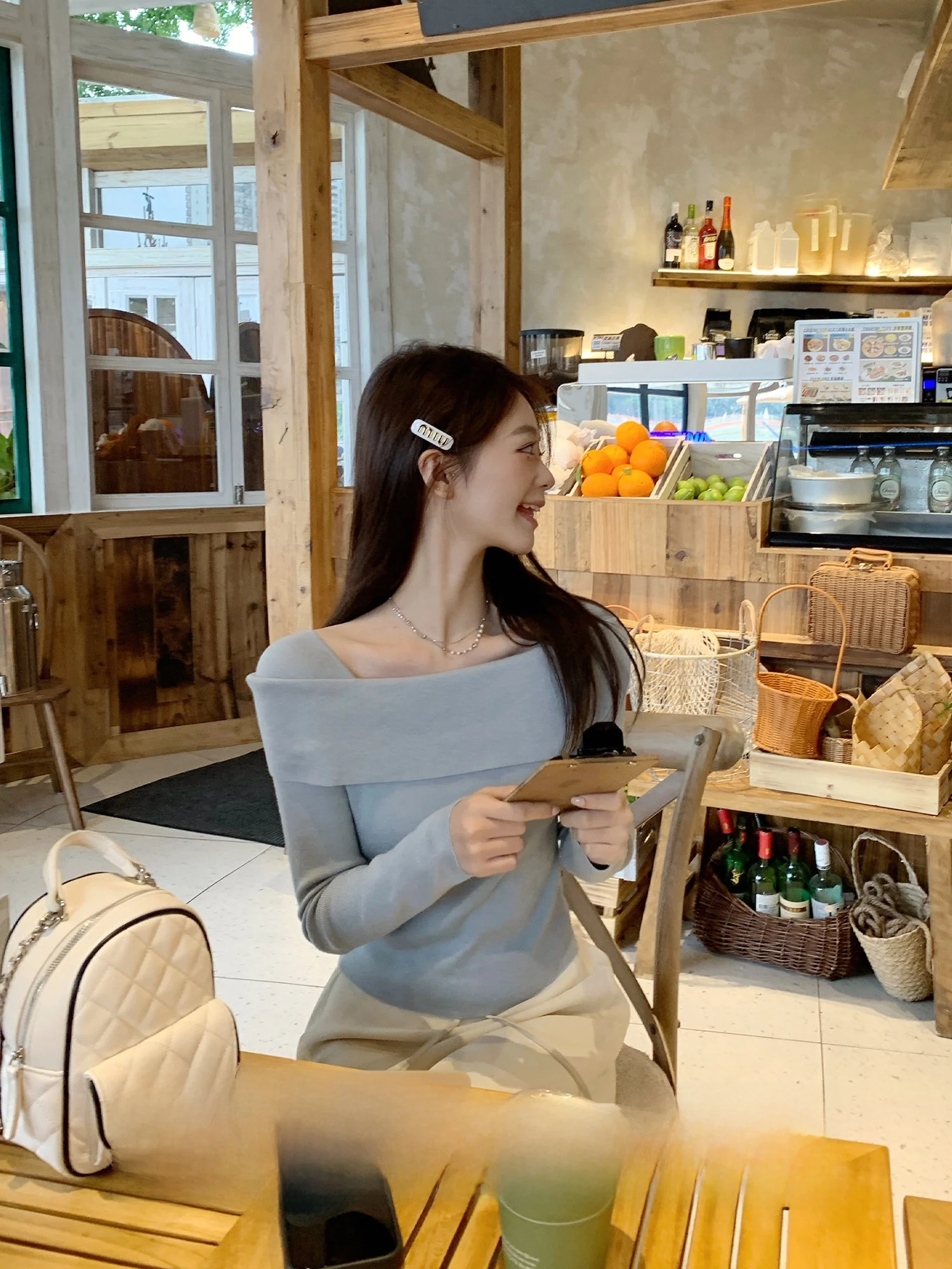 

Синий вязаный свитер с длинным рукавом для женщин, повседневный, облегающий, весенний, новый дизайн, на одно плечо, из нейлона и полиэстера.