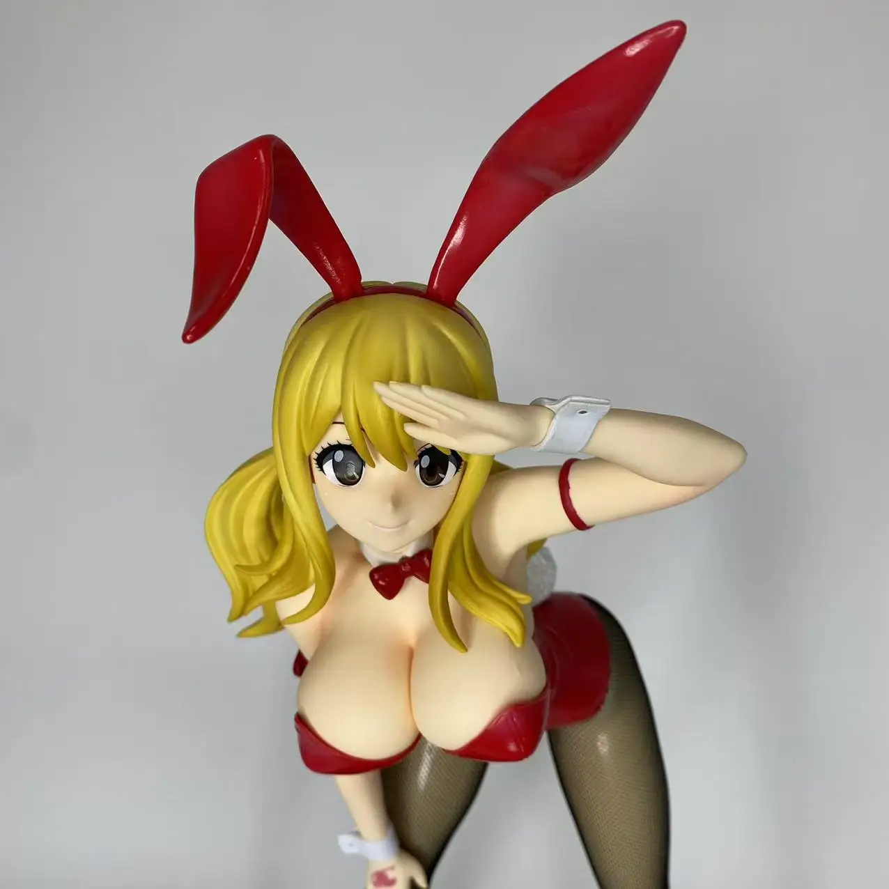 

Коллекционные фигурки аниме-персонажей Fairy Tail: Люси Хартфиллия и Эрза Скарлет в образах кроличьих девушек, ПВХ, модель-кукла