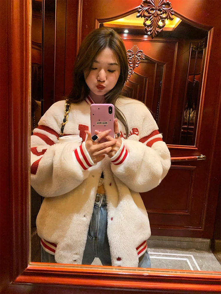 

Женская зимняя бейсбольная шуба из овечьего меха, теплая пригородная куртка с длинной застежкой на пуговицы све, верхняя одежда прямого кроя