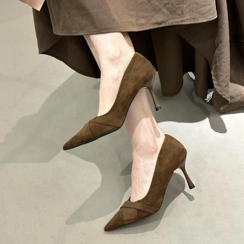 

Новинка осени 2023, замшевые нескользящие туфли без шнуровки на высоком каблуке с острым носком, темпераментные туфли на шпильке