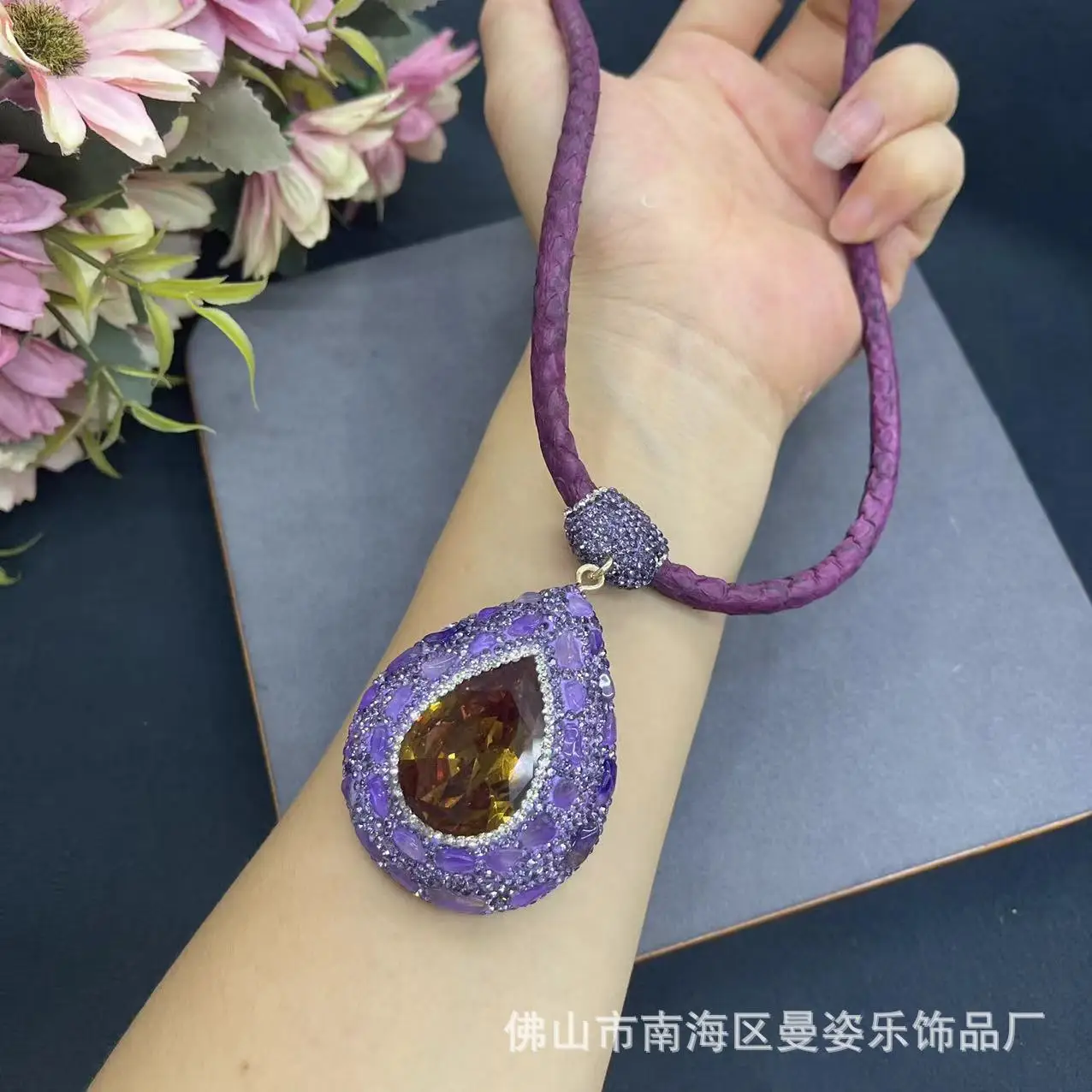 DIY accessories Turkish sultanite color-changing stone clay inlaid with snakeskin collar changes color with light color magic st