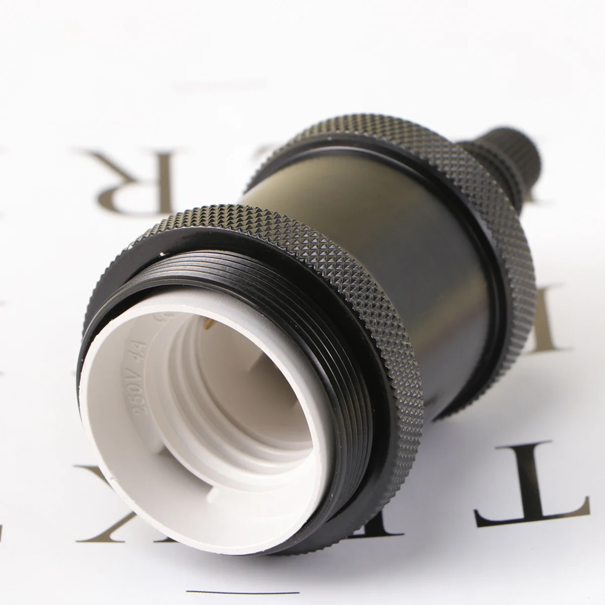 

E27 Lamp Base Matte Black Vintage Round Bottom Screw Socket Lamp Holder for Edison Bulb Ceiling Pendant Light Adapter