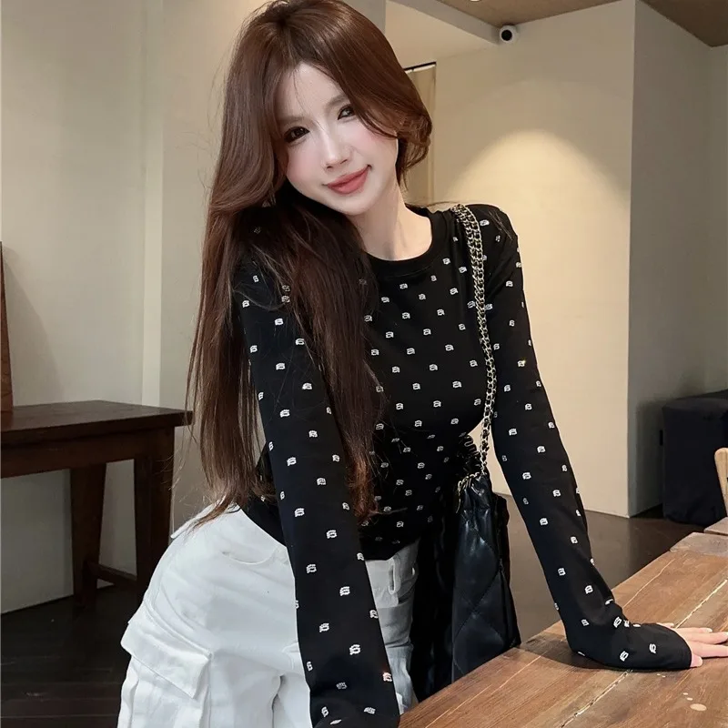 2024 Spring and Autumn New Heavy Industry Yangqi Hot Diamond A-line Korean Edition Super slim and Long Sleeve Base for Women