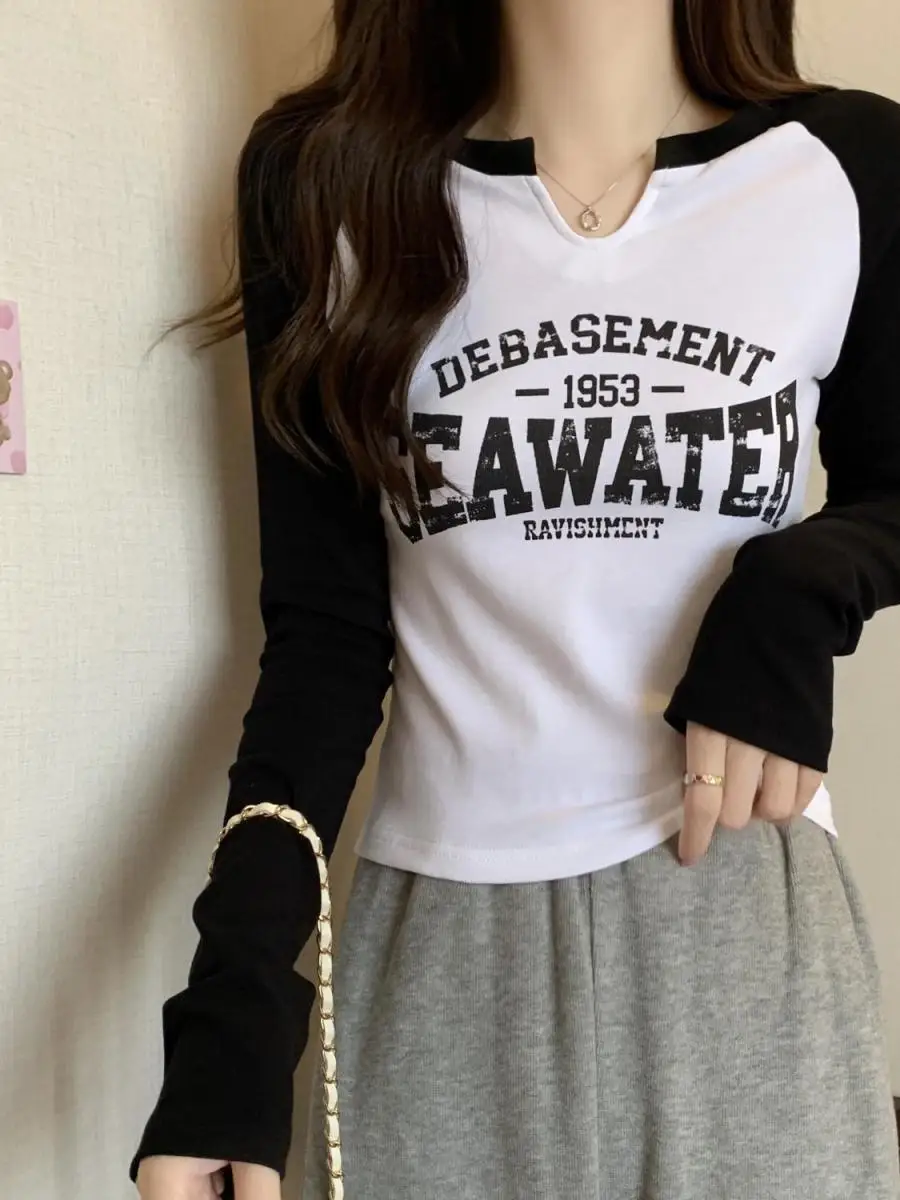 American Style Printed Shoulder V-Neck T-Shirt Women's Spring Autumn Short Slim Fit Long Sleeve Base Shirt for Daily Wear