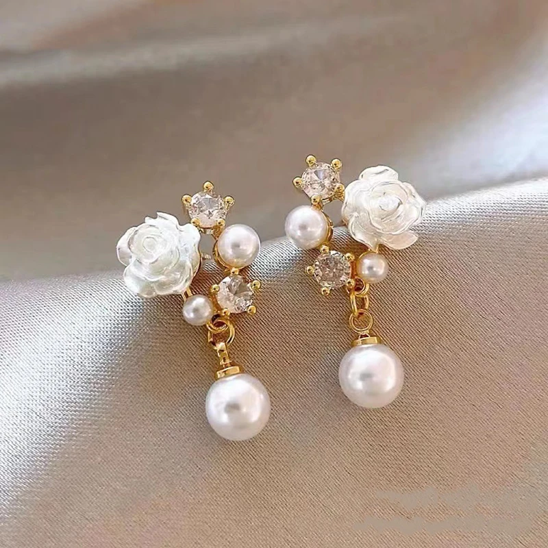 XIYAWANG Flower Pearl Ear Stud Earrings for Women Party Birthday Gift Ear Stud Minimalist Earrings Fashion Jewelry Accessories