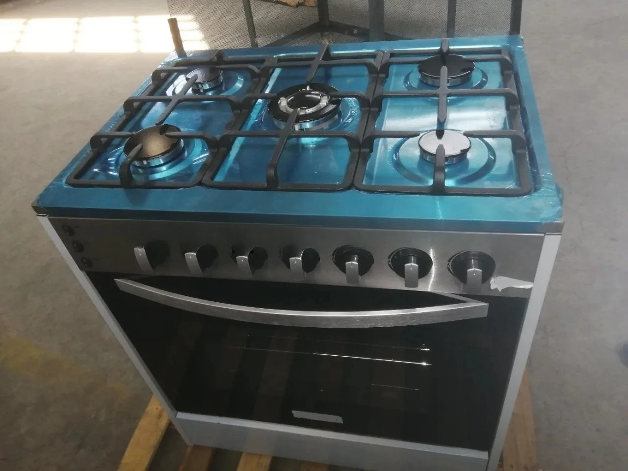 CF-12 Five-Burner Gas Stove with Oven, Upright Liquefied Gas Stove