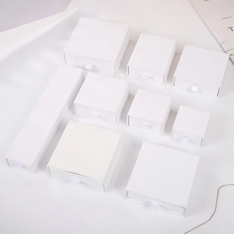 

Cazador 7,5*7,5*3,5 см Белая подарочная коробка для ювелирных изделий на заказ