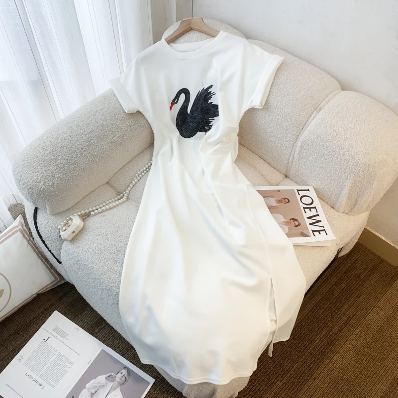 Women Larg Size Loose Swan Embroidery T Shirt Dress Short Sleeve O Neck Split Casual Dresses 2023 Summer New Fashion Clothing