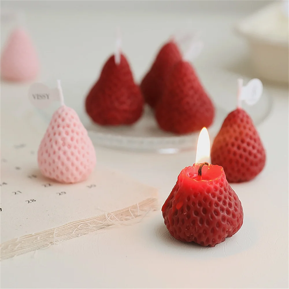 

4pcs/1pc Realistic Strawberry Candles Soy Wax Aromatherapy Scented Fruit Candles Birthday Cake Topper Party Home Decoration