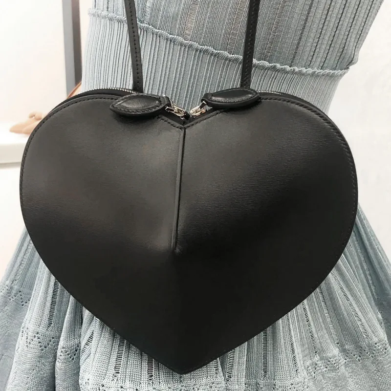 

2025 Korean Style Heart Bag Luxury Crossbody Bag for Women Large Capacity Shoulder Handbag Fashion Niche Purse