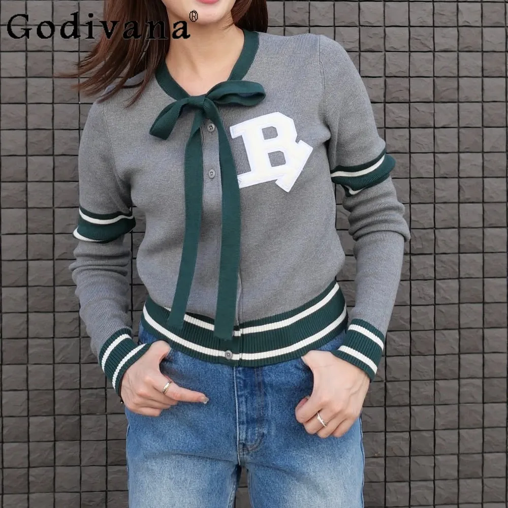 

2026 Spring New Japanese Style B Letter Embroidered Gray Short Knit Cardigan Women's Slim Fit Casual Fashion Knit Jacket Sweater