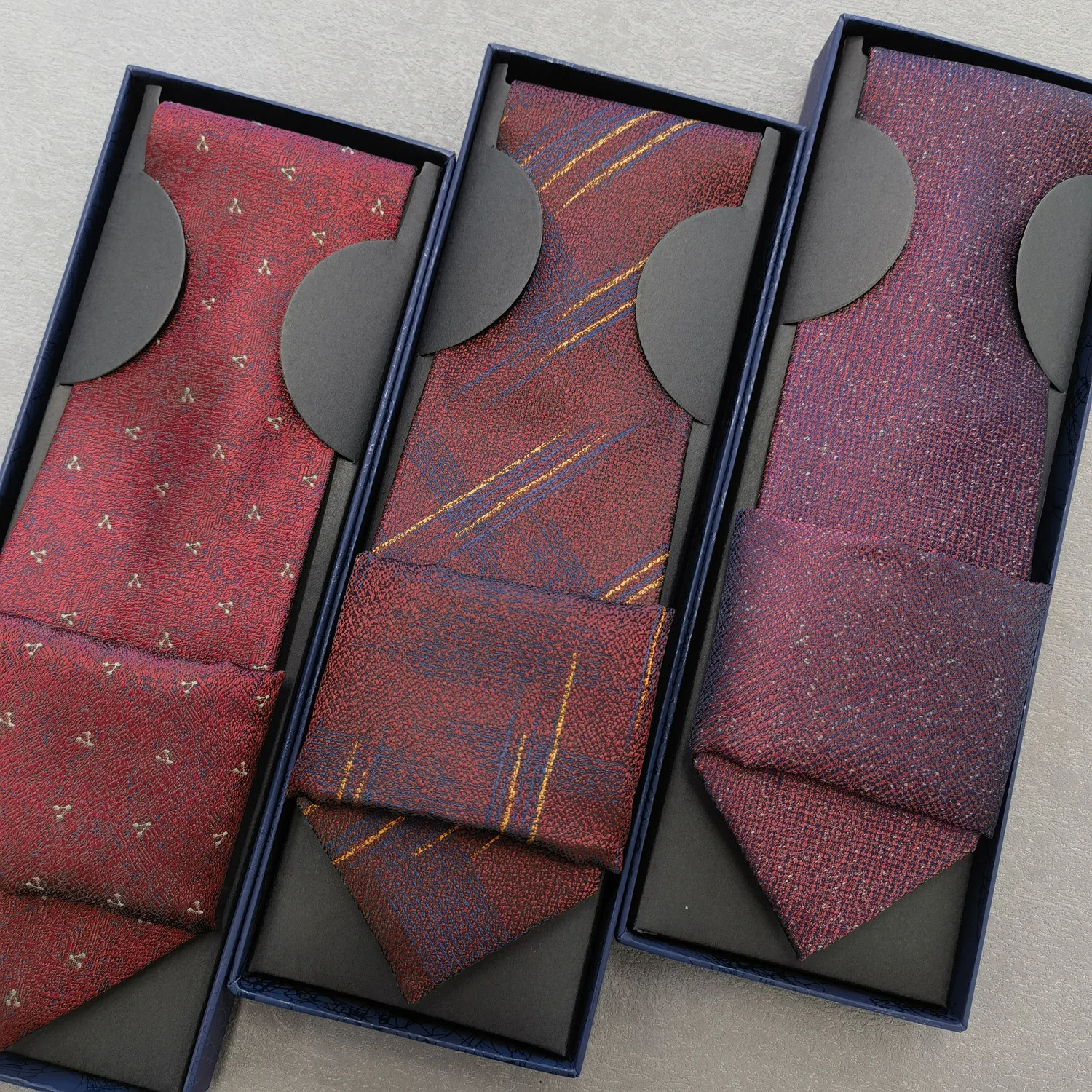 Luxuriöses Krawatten-Set, rot, blau, braun, gestreift, einfarbig, Einstecktuchhalter, quadratisches Set mit Box für Herren