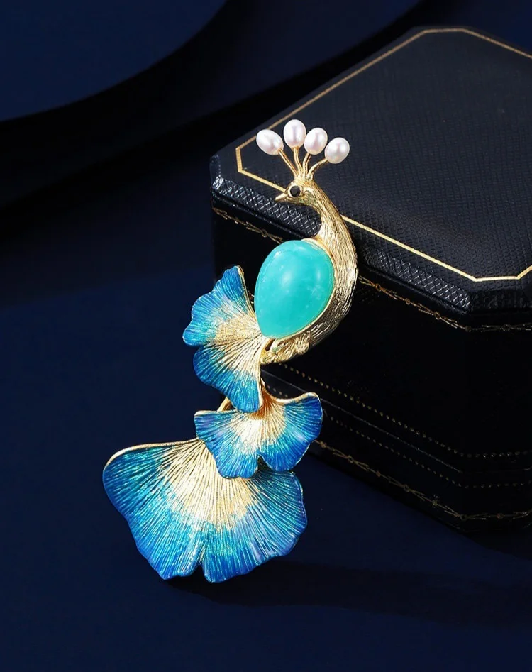 Design inspired paperclip suit accessory, retro high-end elegant and atmospheric peacock enamel chest flower for women view 3