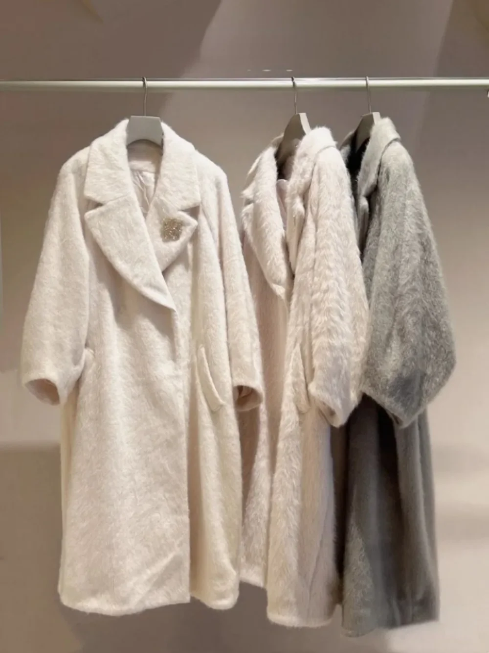 Kuzuwata Sweet Turn-Down Collar Long Sleeve Outwears Warm Mid-length Elegant Loose Coat Japan Wool New Brooch Solid Moda Jacket