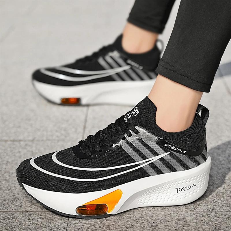 

New fashion men's cushioned cushioned running shoes couple breathable soft sole high elastic sports shoes women's shoes