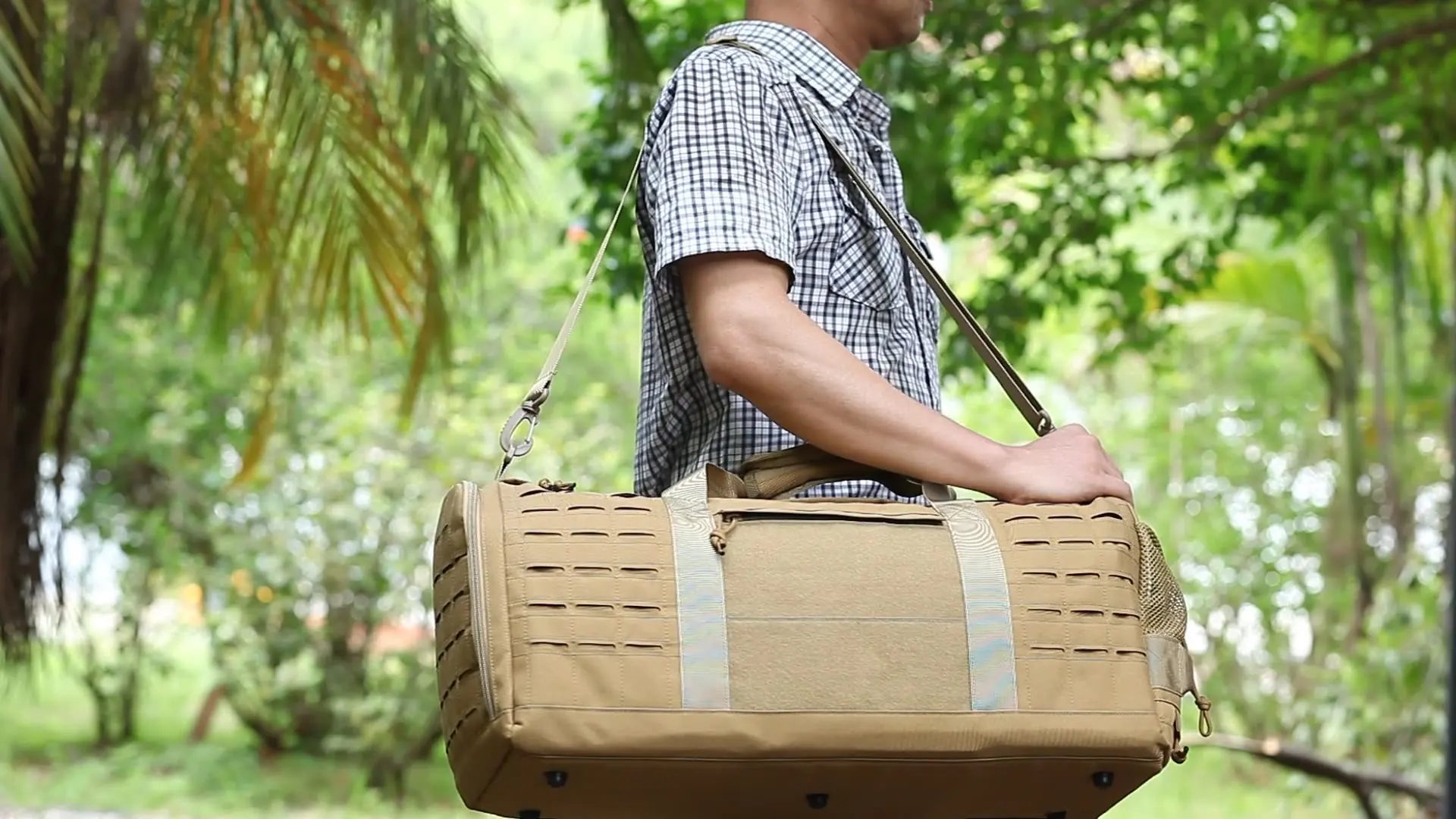 Bolsa ao ar livre multifuncional Saco de acampamento impermeável de grande capacidade Mochila de viagem tática Saco de treinamento de fitness com sapato