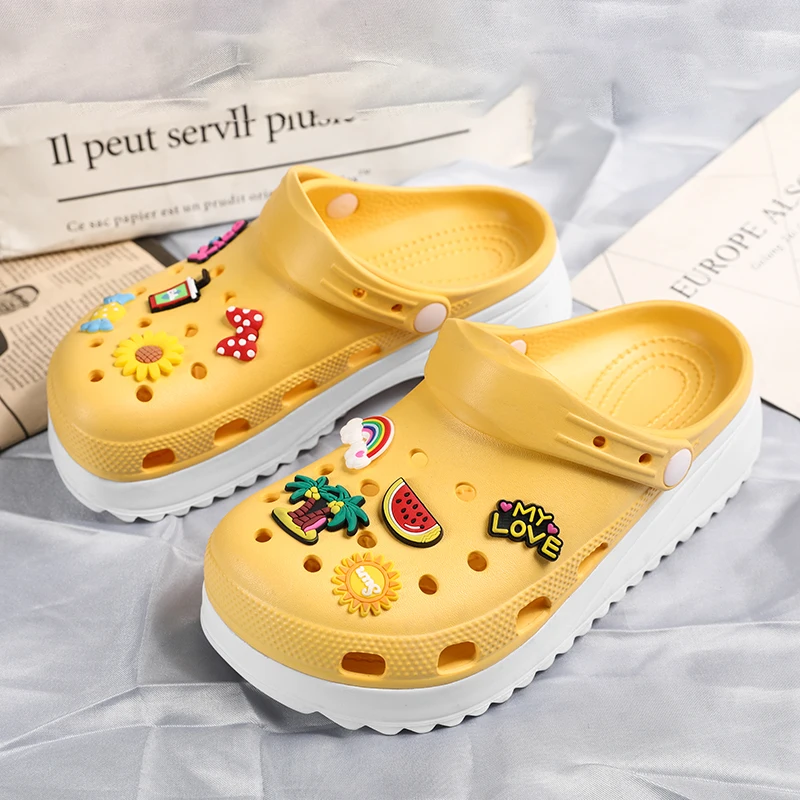 Hot Cute Cartoon Women's Sandals Trend 2024 Casual Garden Shoe Women Clogs Fashion Yellow Platform Sandal Women Summer Slides