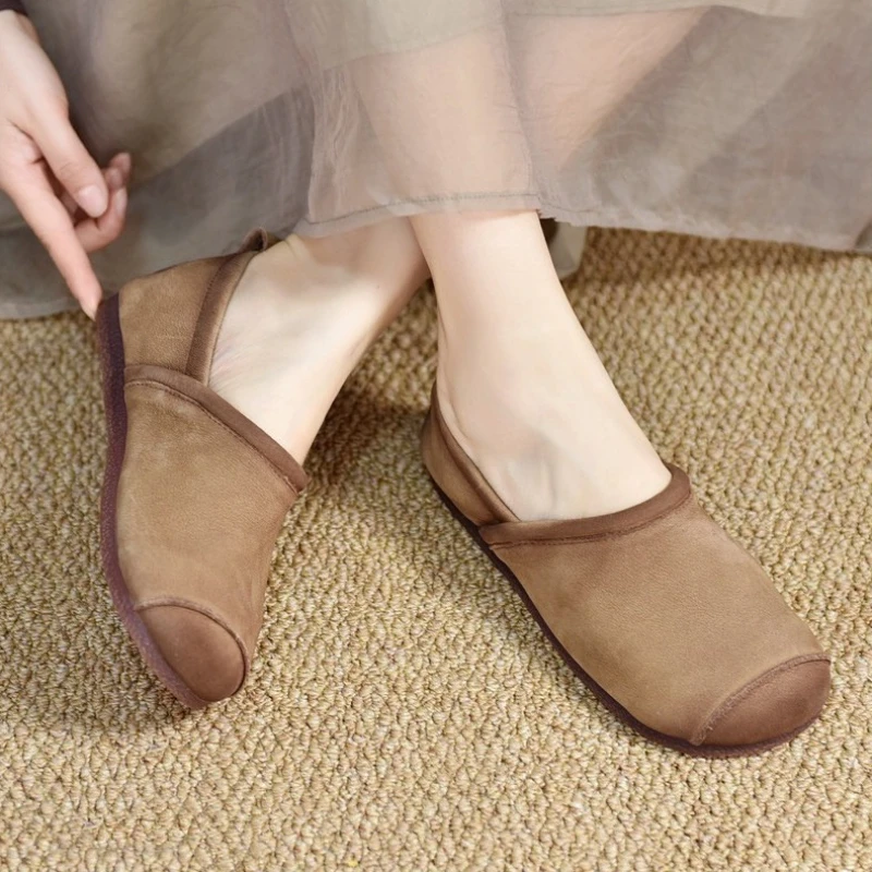 

Женские роскошные замшевые туфли на плоской подошве весной и осенью. Новые простые однотонные удобные туфли на мягкой подошве с низким берцем.