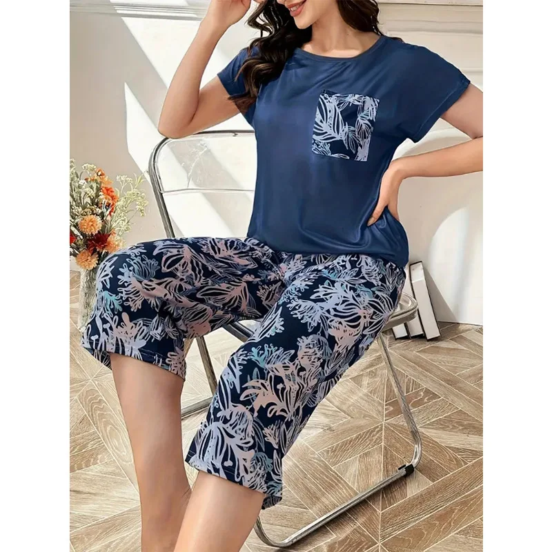 Printed Casual Women's Soft Lightweight 2-Piece Pajama Set Round Neck Short Sleeve Capri Pants Loungewear for Summer