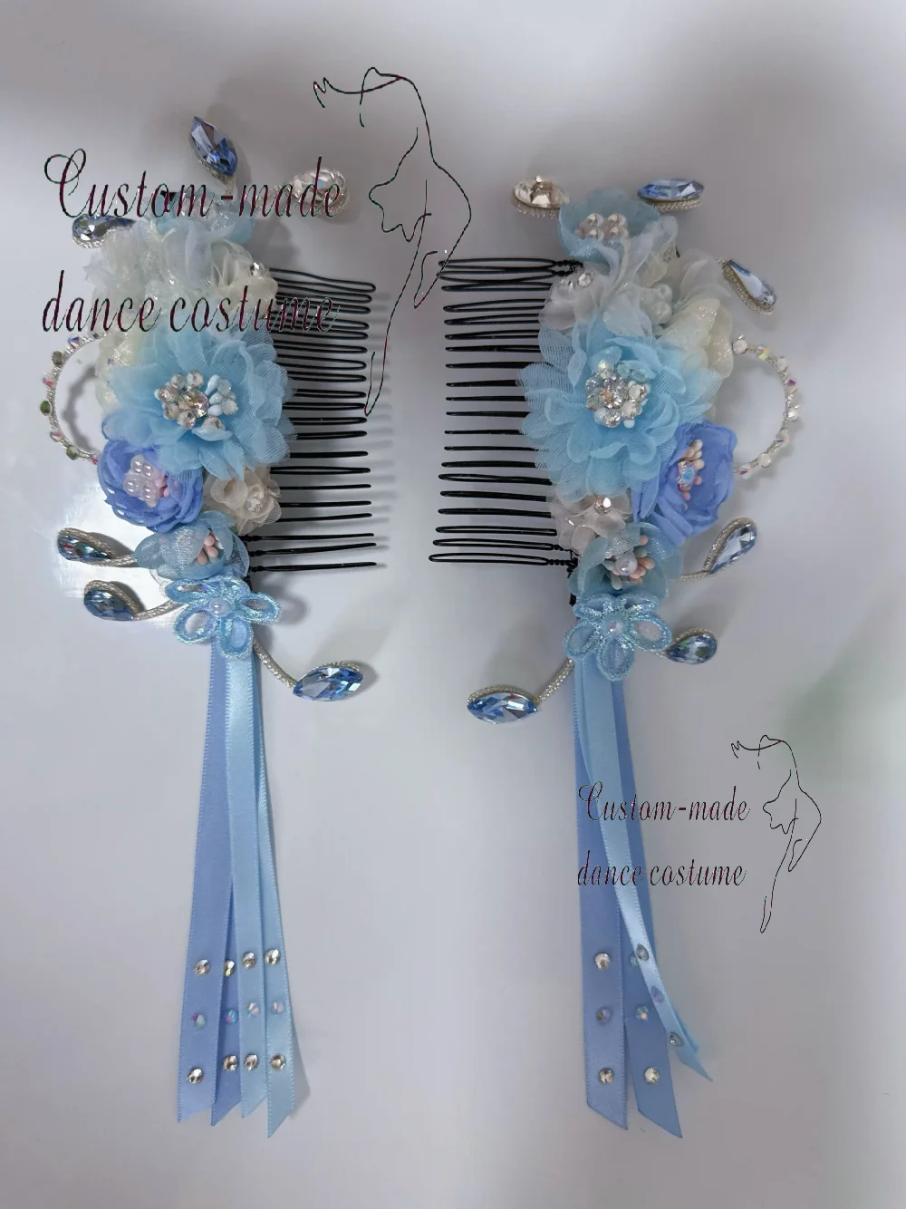 إكليل غطاء رأس الباليه، ابنة غابرييلا غير المحتملة تتجذب بأغطية الرأس الزهرية.