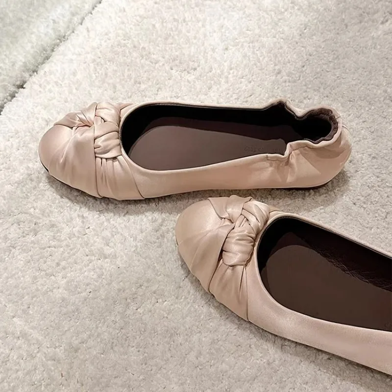 

French Retro Bow Shallow Mouth Single Shoes for Women 2026 New Spring and Summer Versatile Simple Flat Shoes