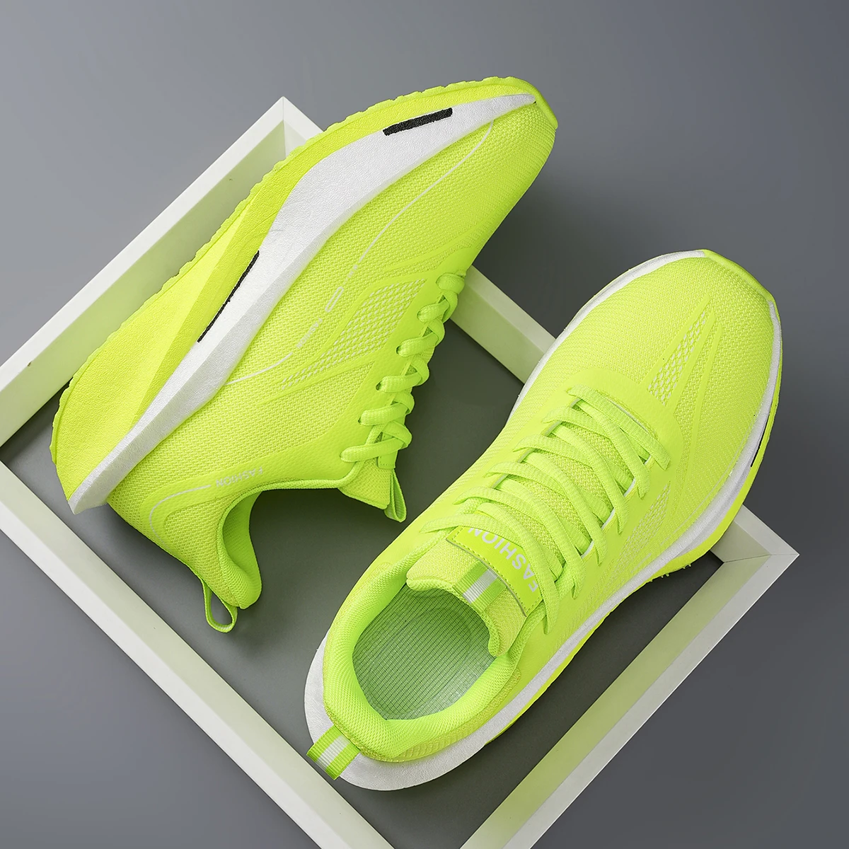 マラソンカーボンボードスペシャルティメンズスニーカーカジュア - Men'S Shoes Basketball のレビューと価格