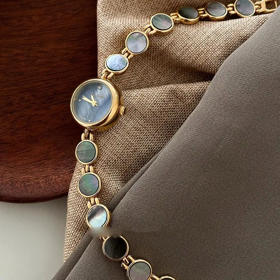NEW Retro Deep Sea Shell Woman' Watches With Round Bracelet, High-end Niche Small Dial, Paired With a Dress, An Exquisite Gift view 5