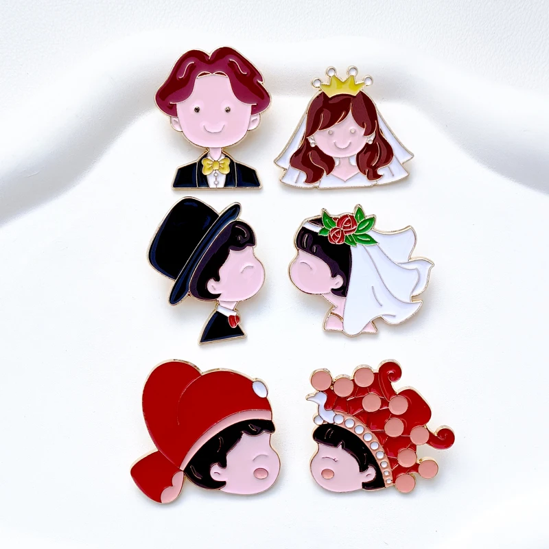 Chinese and Western Wedding Enamel Bride and Groom Metal Brooch Lapel Badge Cartoon Gift for Lover Couples Friends Drop Shipping