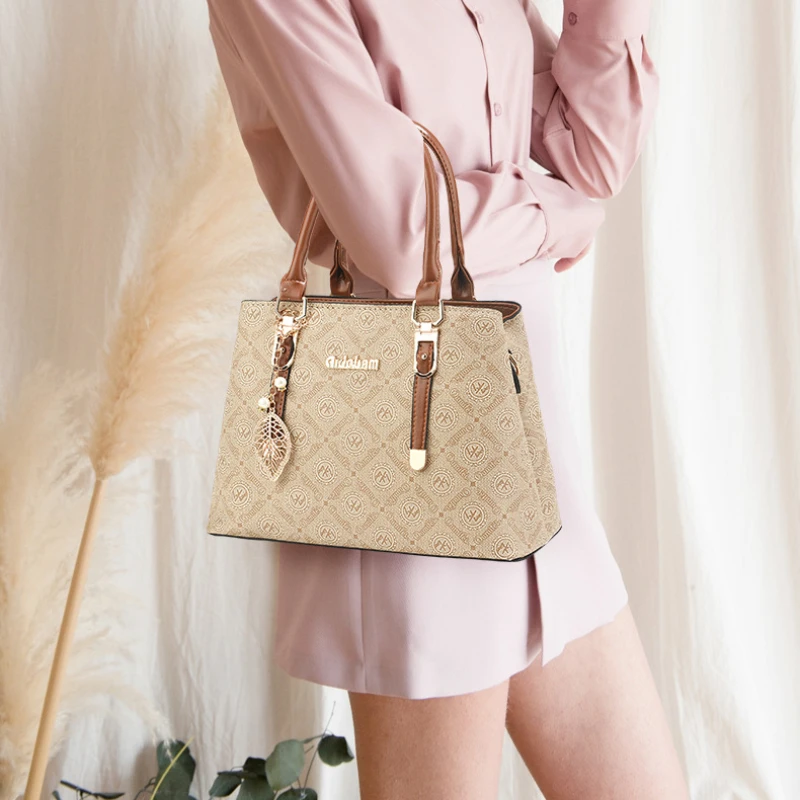 

Роскошные брендовые дизайнерские сумки на ремне высокого качества из мягкой кожи, трендовые сумки через плечо для женщин, сумка-шоппер, клатчи, кошелек