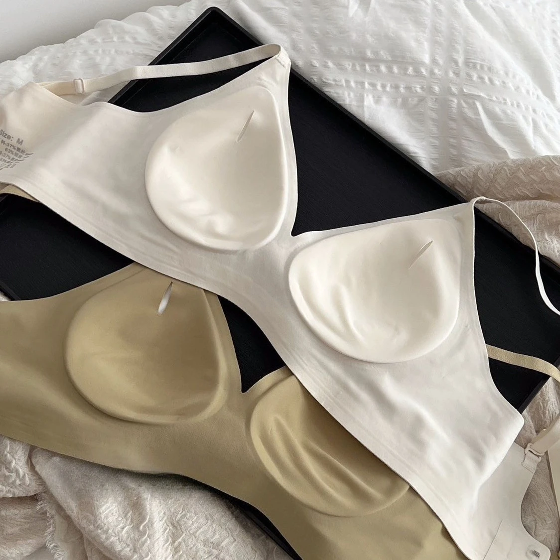 حمالة صدر مثيرة بطبعة الفهد بدون خياطة للنساء ملابس داخلية رافعة للصدر لاسلكية قابلة للسحب ومضادة للترهل حمالة صدر يومية لخريف 2025