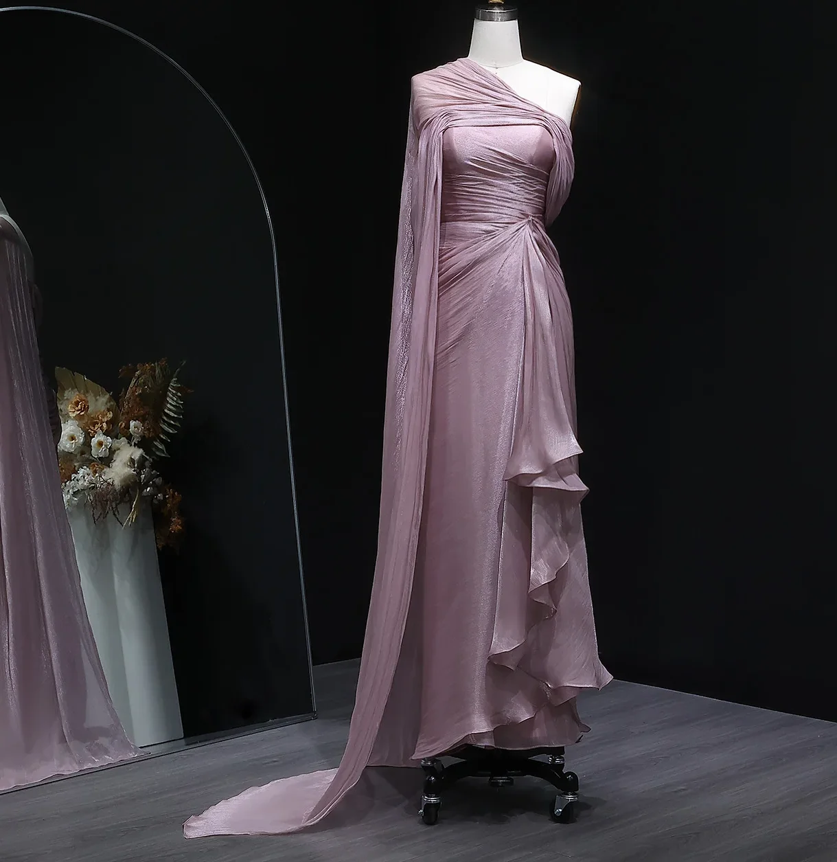 Elegante personalizado lilás dubai vestido de noite com capa drapeada árabe para mulheres banquete socialite ocasião especial vestido de noite