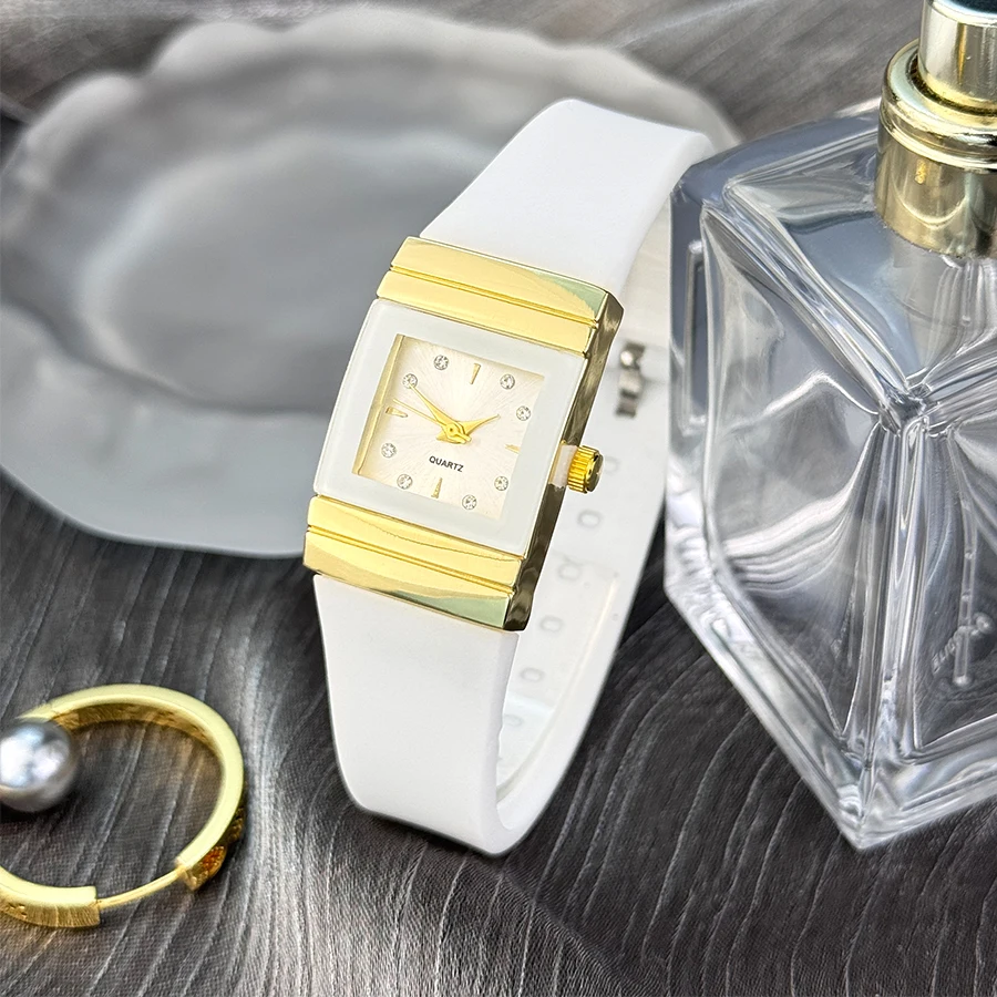 Fashion Colored Square Silicone Quartz Watch Small Student Watch Stylish Compact Timepiece for Youth