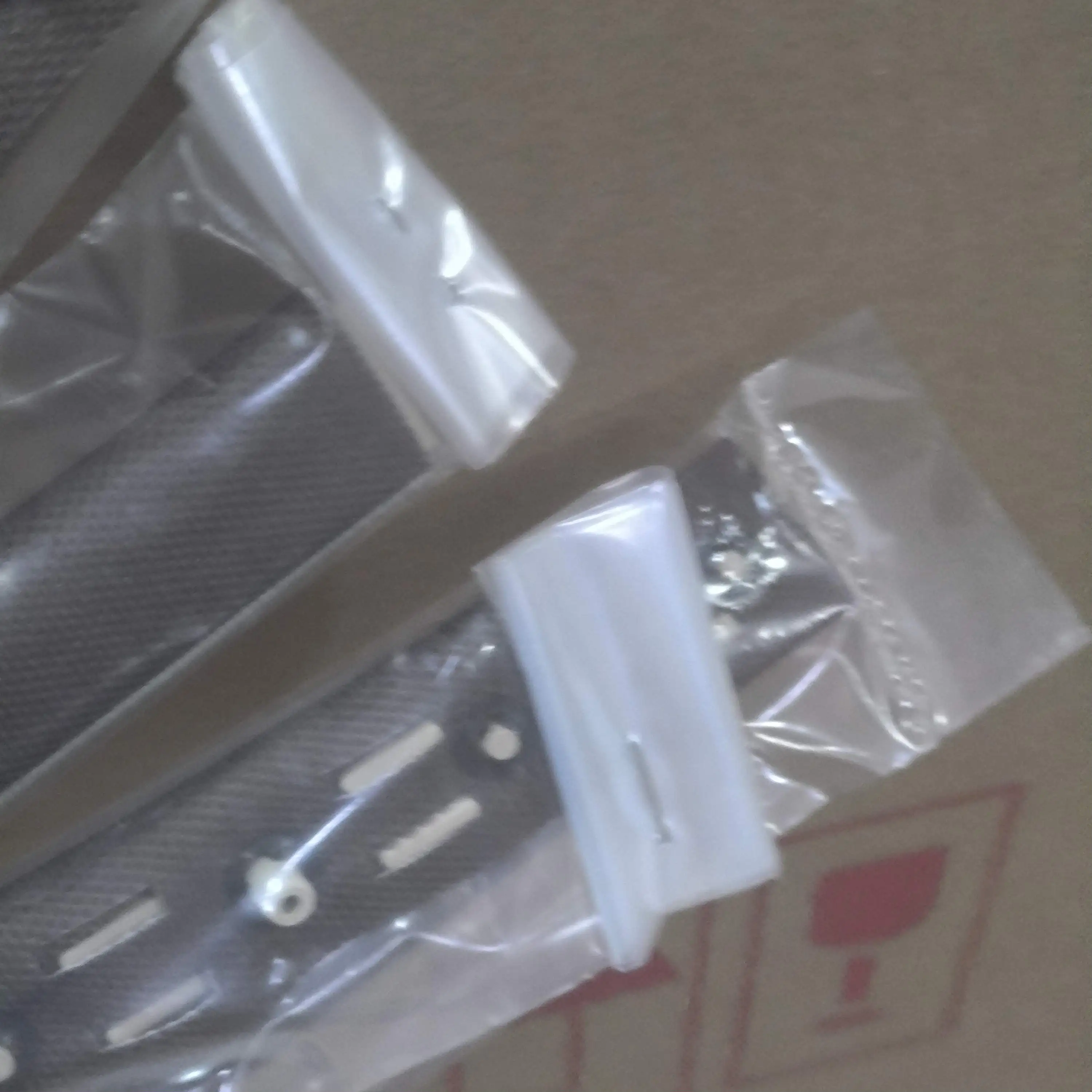 

FK-1150 302RV93050 Держатель масляной накладки для Kyocera M2040 M2135 M2235 M2540 M2635 M2640 M2735 M2835 P2040 P2235 P2335