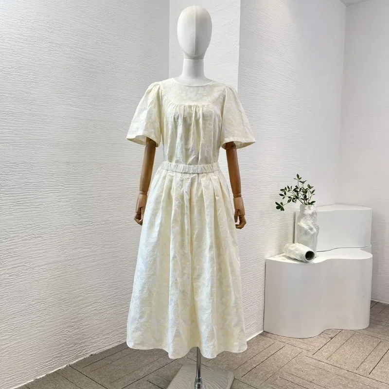 

Women's White Jacquard Floral Half Sleeve Blouse Tops and Ruched Jacquard Skirt Set for 2024 New Arrivals High Quality