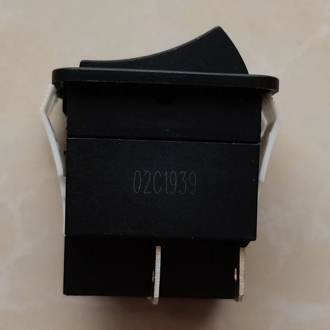 1Piece KEDU HY12-9-2 4Pins (ON)-OFF Automatic Reset Rocker Switch 20A 125/250V 1.5HP 125/250V 18R(16)A 127V