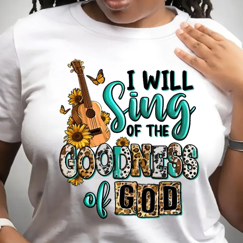 تي شيرت "سأغني نجاة الله" مطبوع عليه حروف وياقة دائرية وأكمام قصيرة