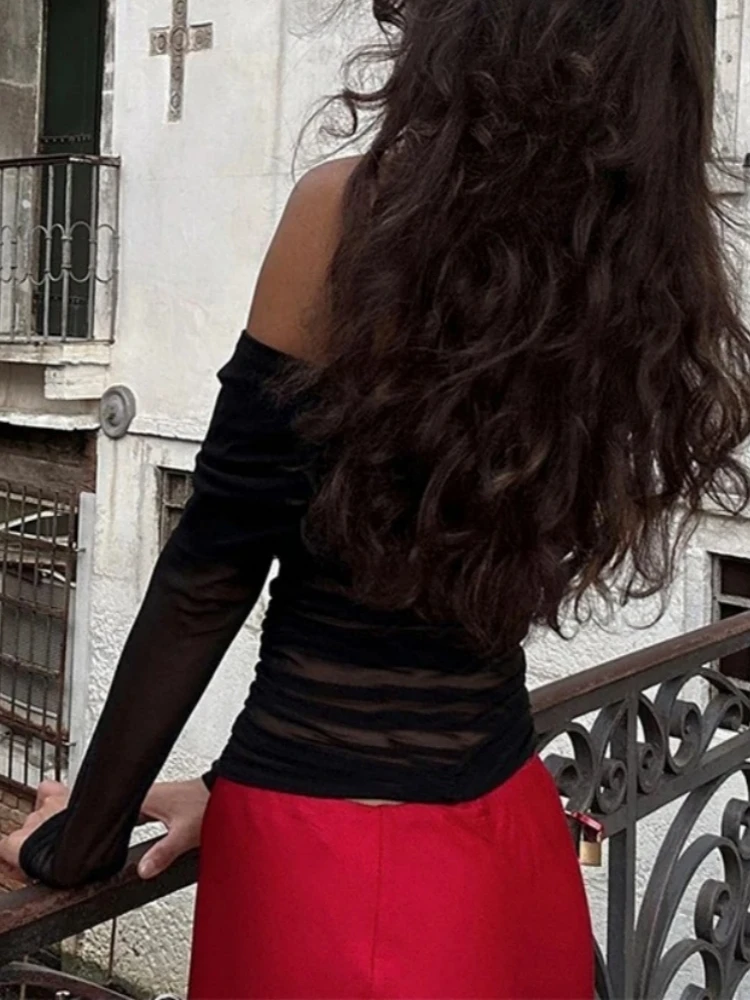 تي شيرت شبكي شفاف للنساء ملابس الشارع الشهير بلوزة سوداء على شكل زهرة Y2k ملابس مكشوفة الأكتاف Camisetas بأكمام طويلة Ropa De Mujer