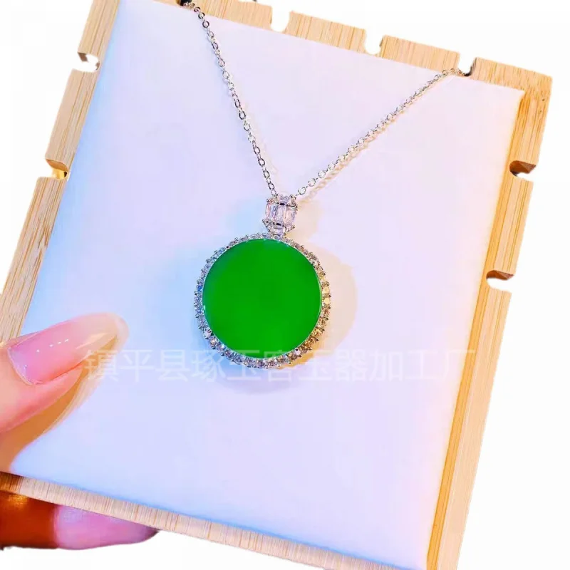 Natural green chalcedony peace amulet round pendant, same style as agate, full diamond chalcedony necklace wholesale 5
