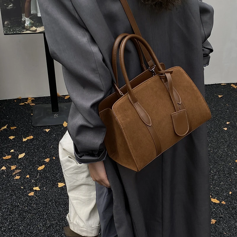 

Women's Shoulder Bag Korean Retro Fashion Handbag Simple Large Capacity Commuter Messenger Bag High-end Coffee Suede Women's Bag