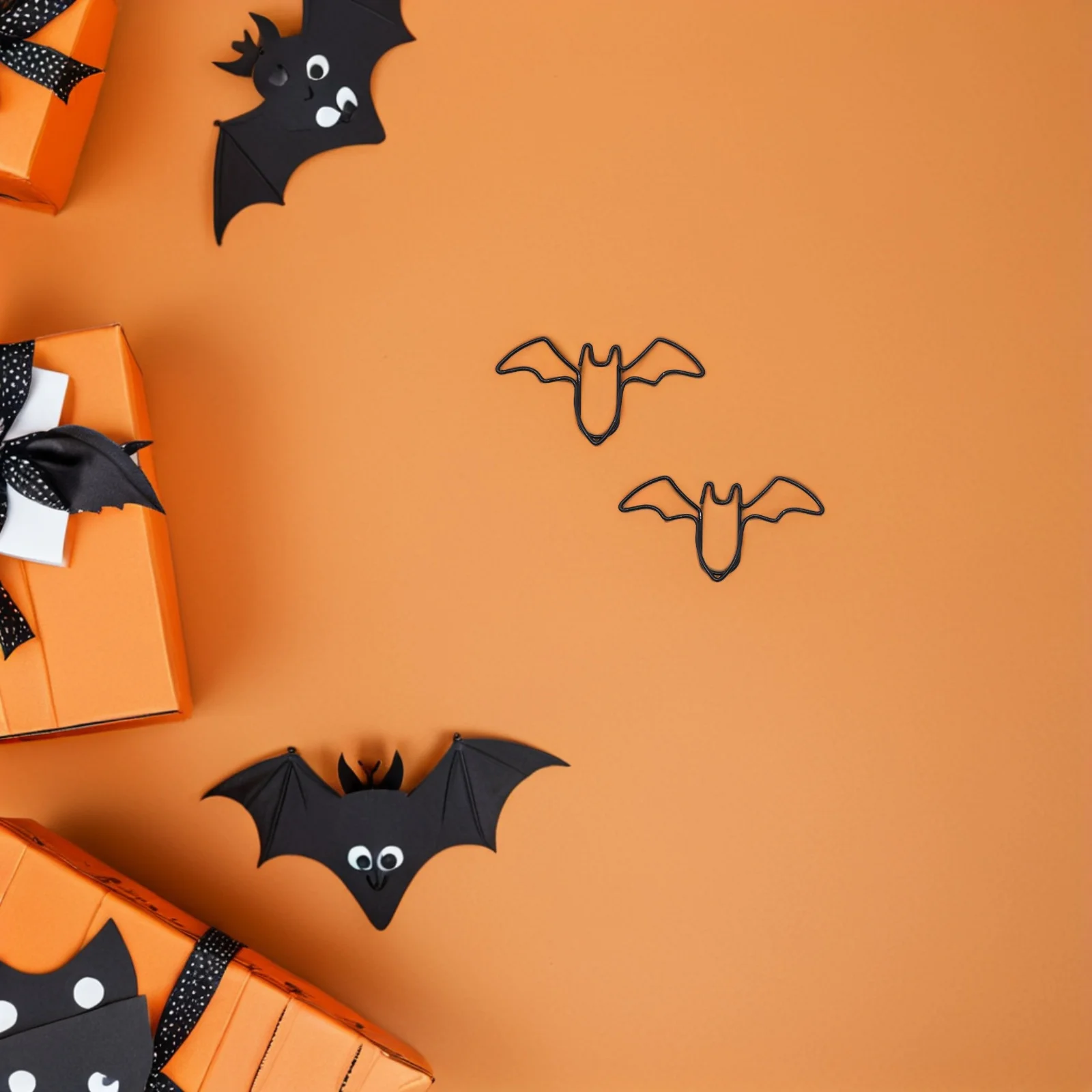 80Pcs Halloween Bat Paper Clips Simulated Document Sorting Bookmarks Office Stationery Holiday Favor