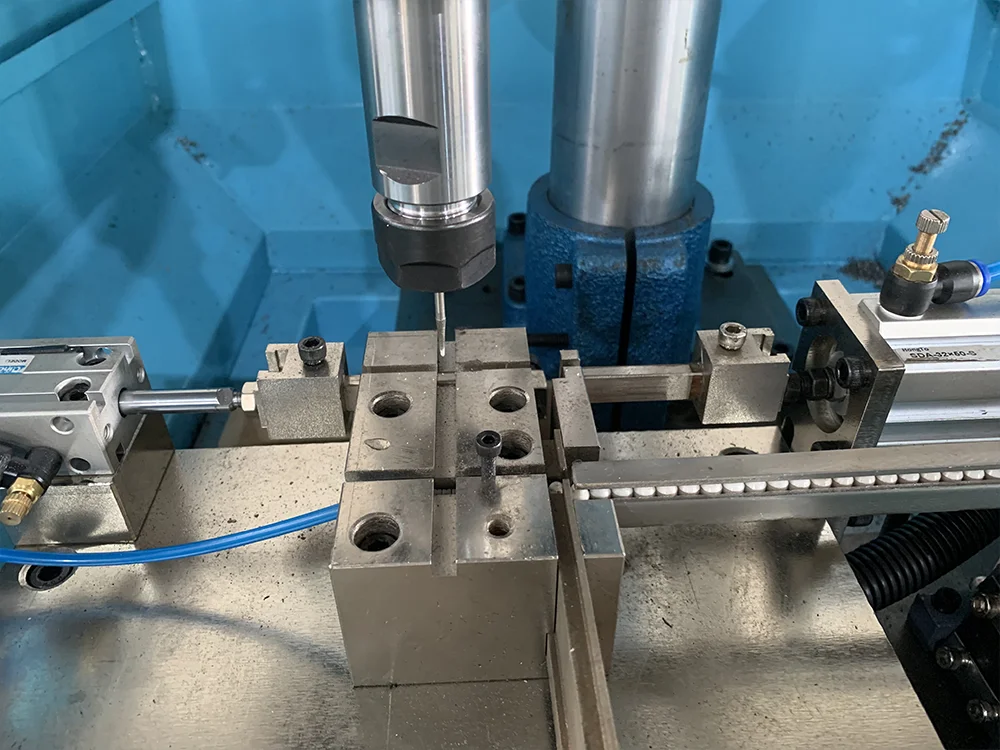 Made in China Fully automatic drilling machine for tapping holes with automatic loading