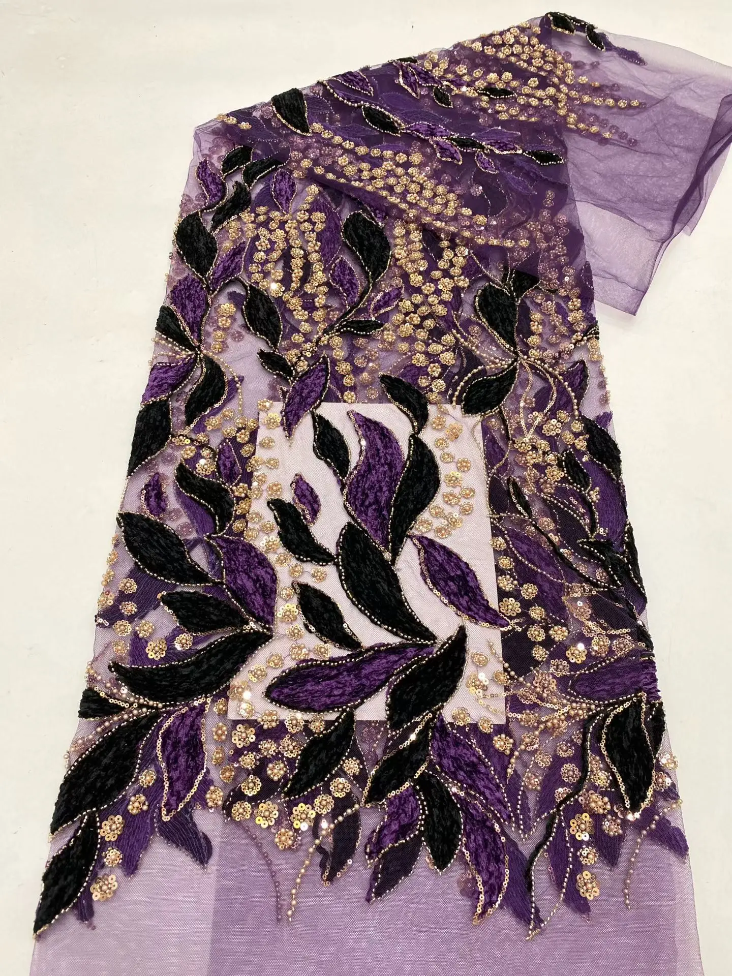 

Новейшая нигерийская ткань 2025 Фиолетовая бархатная кружевная ткань 2025 Высококачественное кружево с блестками и бисером Роскошные платья на день рождения Hm125-1