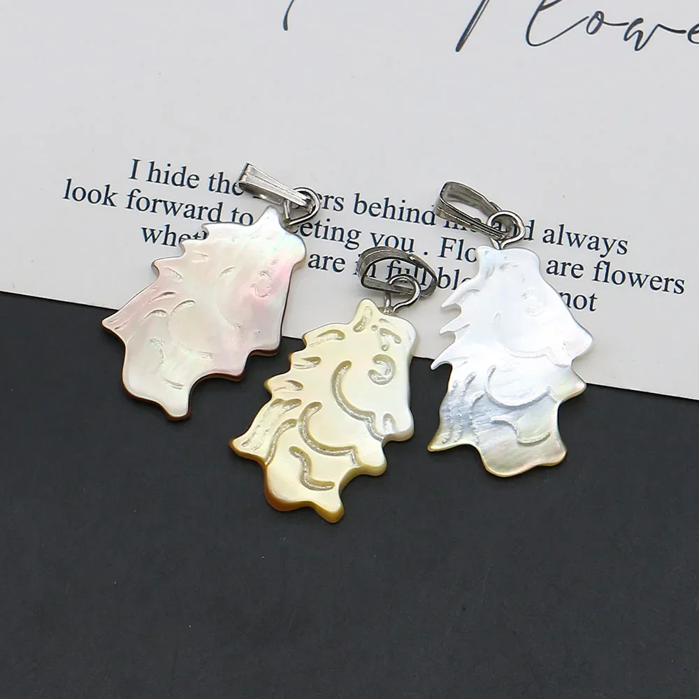 

Natural Freshwater Yellow Shell Polished Small Seahorse Shape Single-Hole Lobster Clasp Pendant DIY Necklace Jewelry Accessories