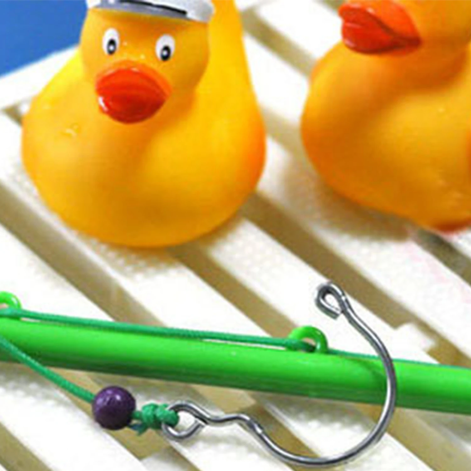 8 Pcs Bathtub Toy Duck Fishing Game - 2 toy fishing rods and 6 rubber ducks - teach numbers